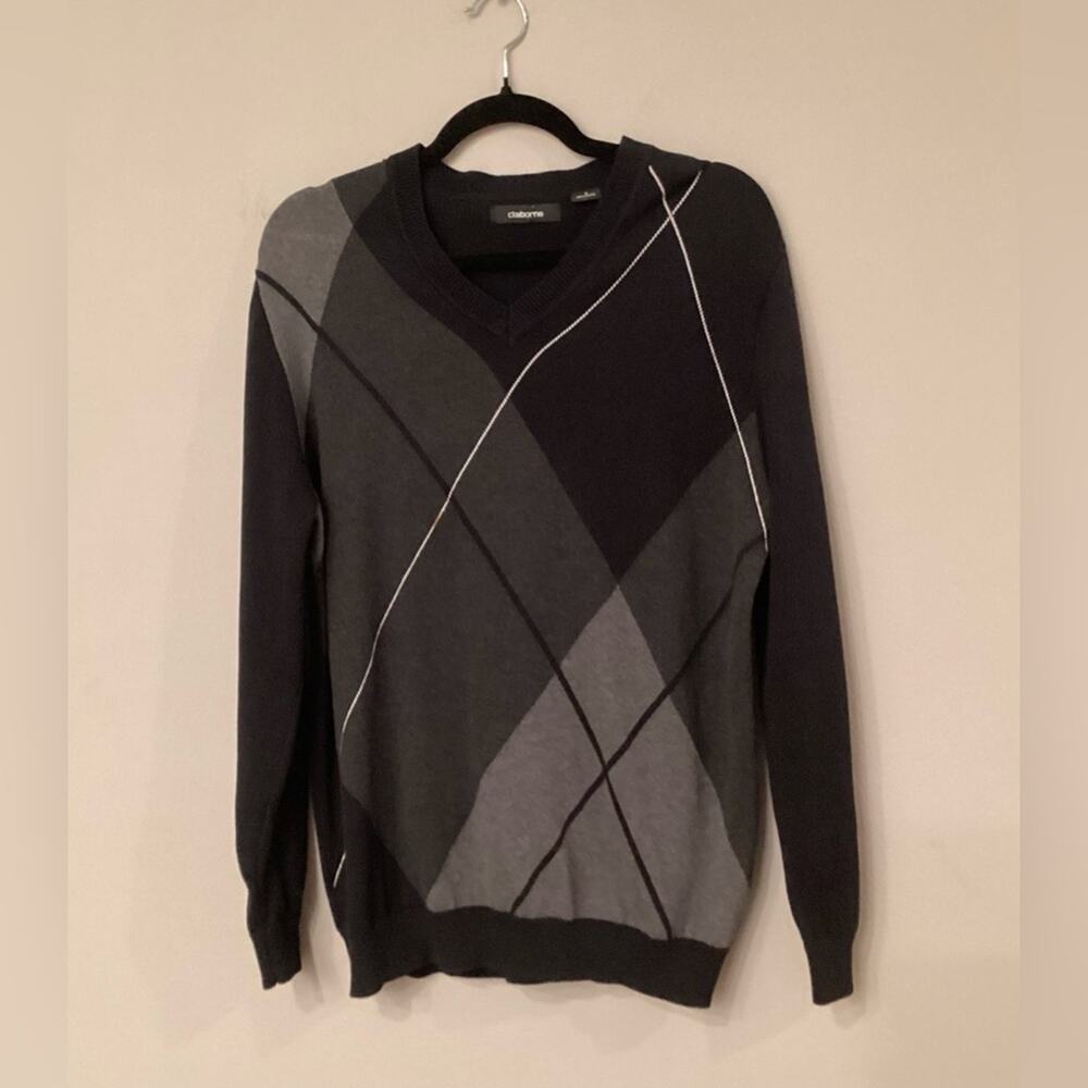 Claiborne For Men Size Small Argyle V-neck Sweater.  In Great Preloved Condition